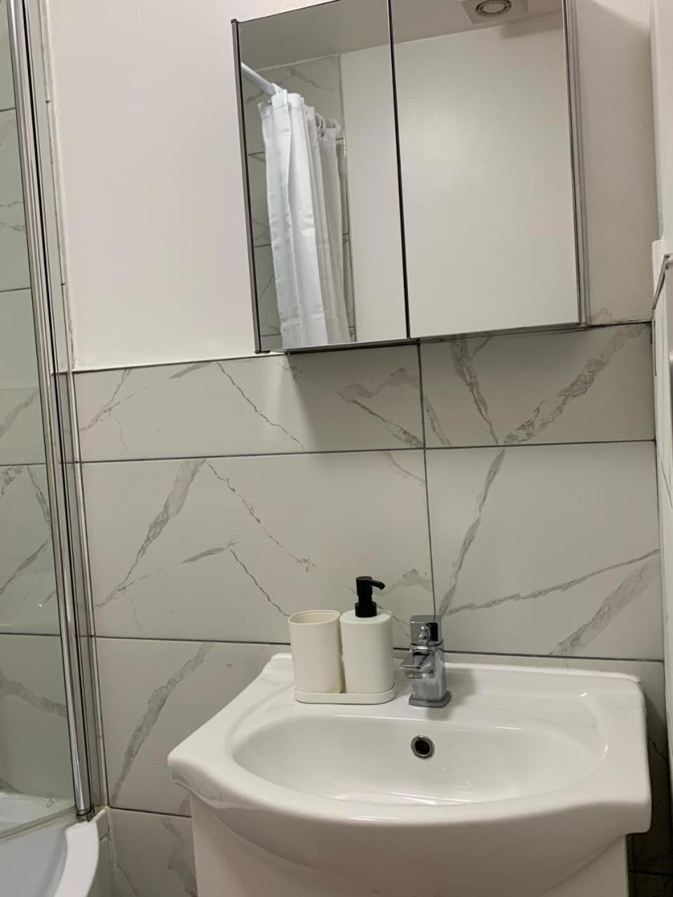 Апартаменти Cobbold Court Share Flat Лондон Екстер'єр фото